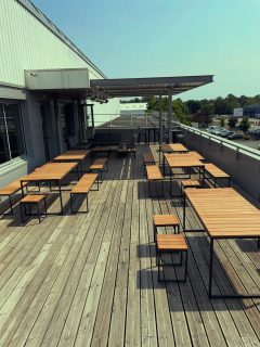 I projet V. I
Mobilier comme neuf pour le toit terrasse d’une société qui prend soin de ses salariés 🙌🏼
#mobilier #rooftop #terrasse #pause #design 
@vdlvofficiel